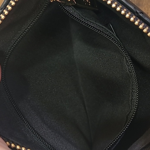 NWOT Badgley Mischka Black & Gold Quilted Wristlet Bag Purse Women's - Picture 5 of 7